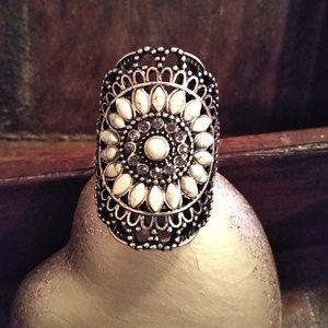 🎁Beautiful Medallion Ring
